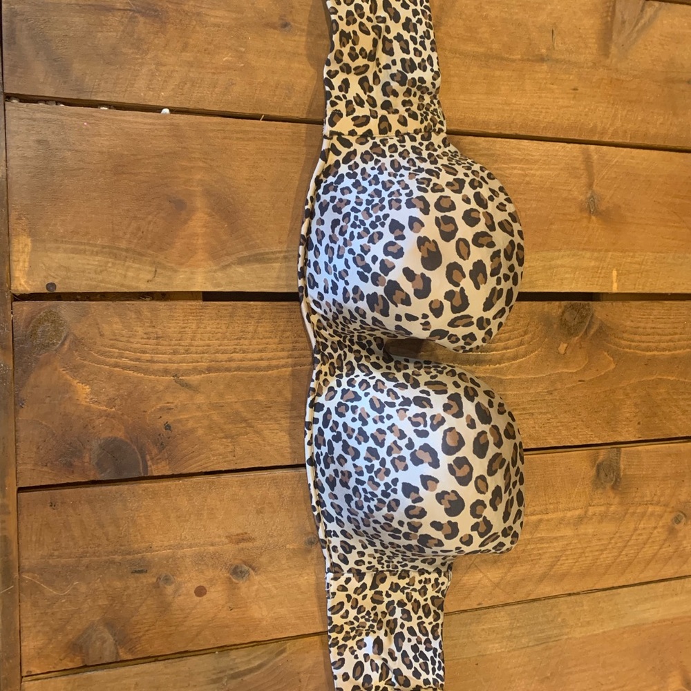 Leopard print strapless bra